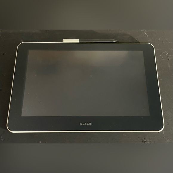 Wacom One Display Drawing Tablet - Picture 3 of 3